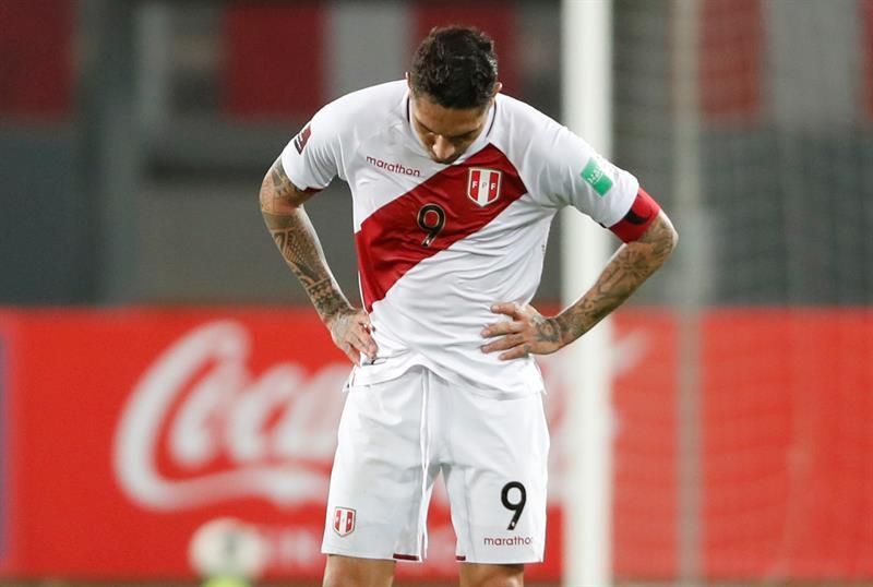 El peruano Paolo Guerrero sufre un accidente en Brasil