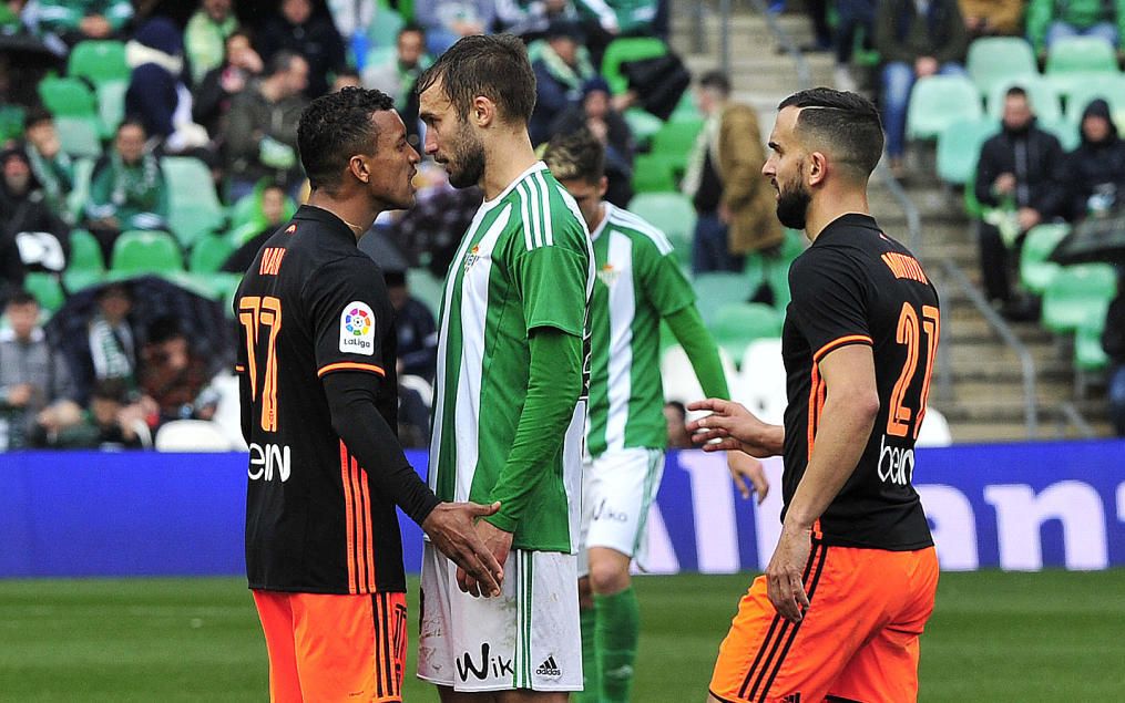 Pezzella ya tiene fecha de llegada a Sevilla y hora para el reconocimiento médico