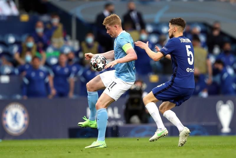 De Bruyne, Jorginho y Kanté, nominados al Jugador del Año 20/21