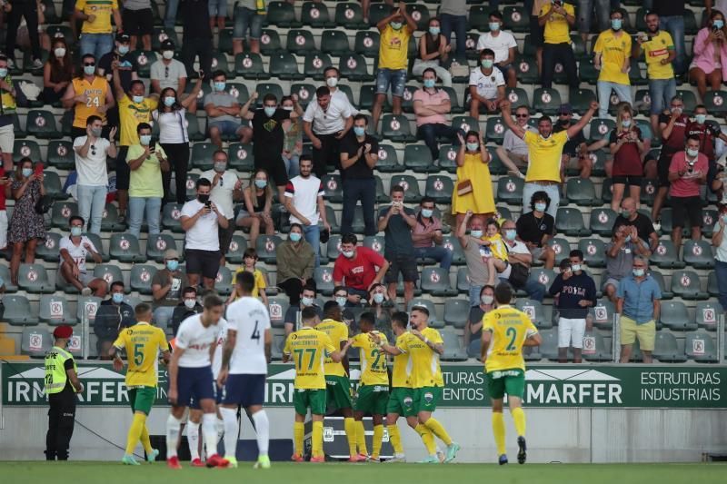 El Tottenham se estrella en Portugal en el debut de Bryan Gil