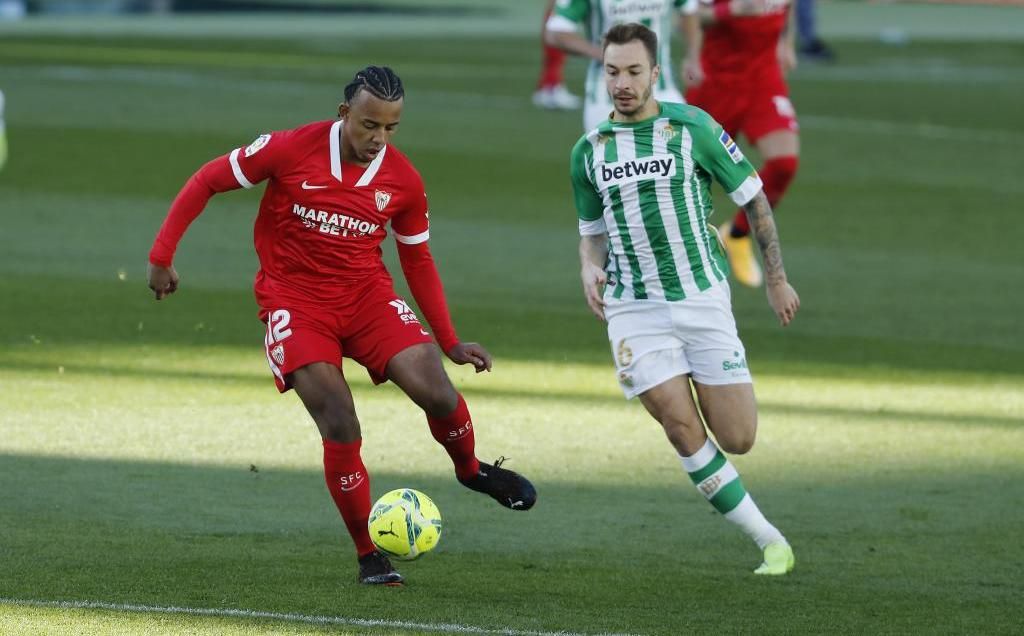 El Betis ultima con el Espanyol la cesión de Loren y recibe el ofrecimiento de Lucas Pérez