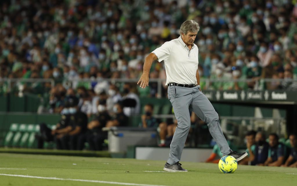 Pellegrini pide varios fichajes y aumenta la ausencia de Sabaly a cuatro meses