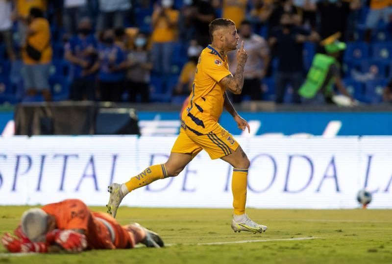 El uruguayo López lidera con un doblete goleada de Tigres sobre el Mazatlán