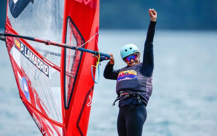 La sevillana Pilar Lamadrid, cuarta en el Mundial de la nueva clase olímpica de tablas