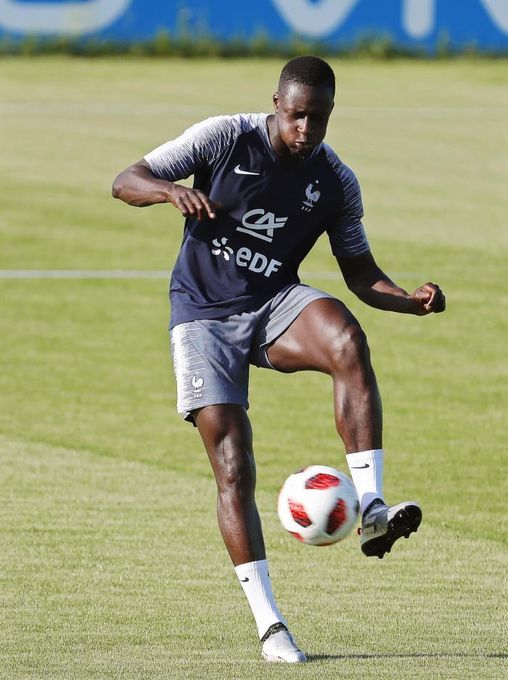 Mendy permancerá bajo custodio policial por acusaciones de violación