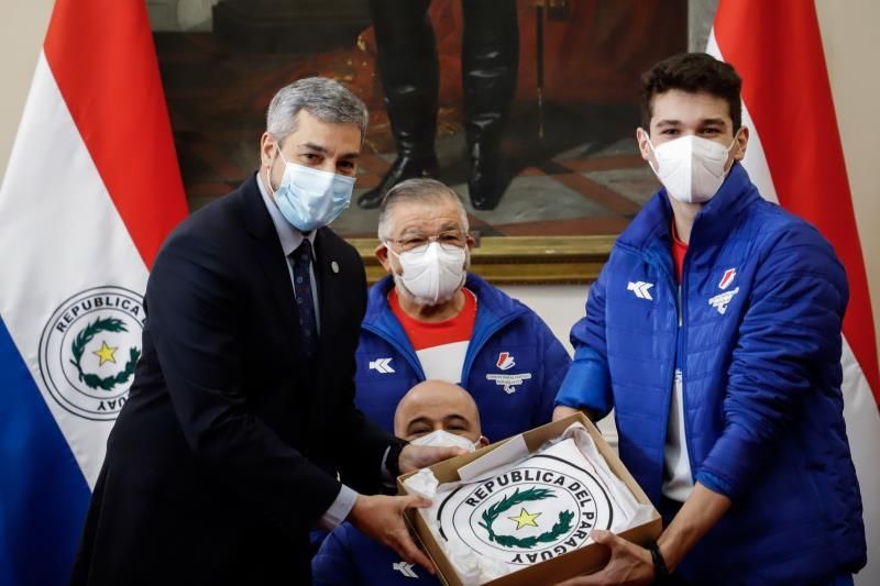 Rodrigo Hermosa, la promesa de la natación paraguaya se sumerge en Tokio