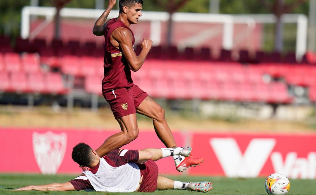 Entrenamiento con mucho balón, pero sin los internacionales
