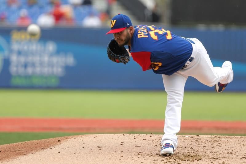 El venezolano Martín Pérez, de Medias Rojas, da positivo a Covid-19