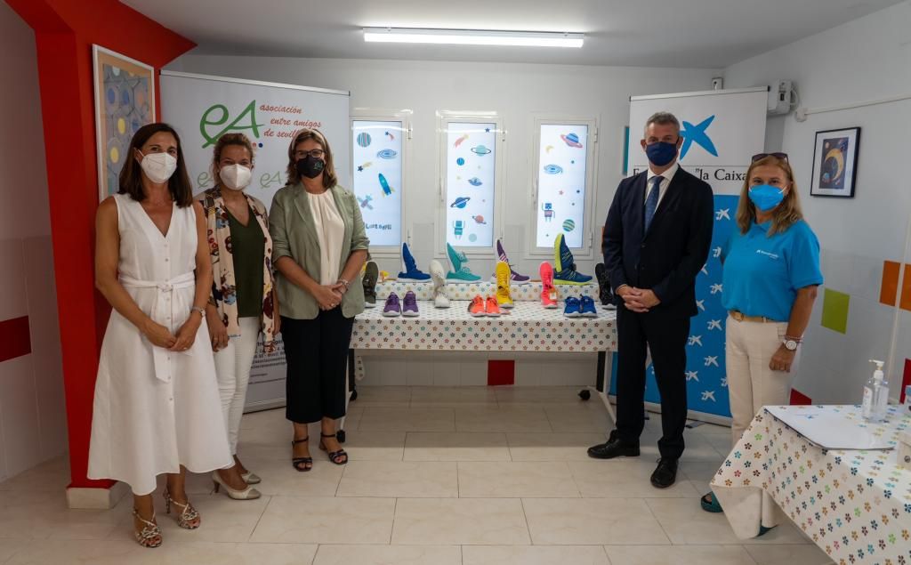 Casi 3.000 sevillanos en situación de vulnerabilidad estrenarán 'Zapatos Nuevos' gracias a CaixaBank y Fundación 'la Caixa'