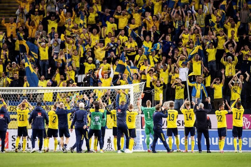 Una "heroica" Suecia da una "enorme zancada" hacia el Mundial, según la prensa