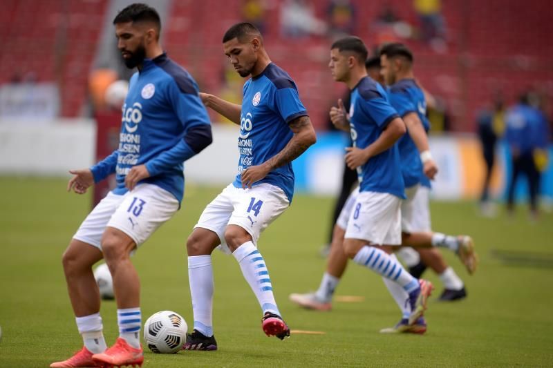 Paraguay busca despegar ante una selección colombiana en zona de repechaje