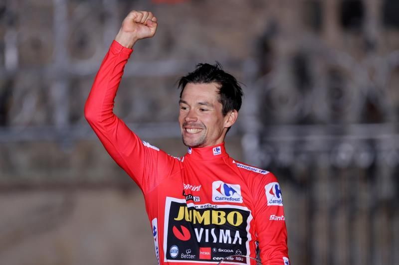 Roglic rubrica con letras de oro su tercera Vuelta consecutiva