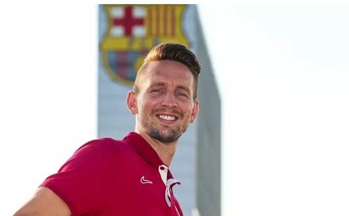 Luuk de Jong pasa la revisión médica y ya se entrenará este lunes con el Barça