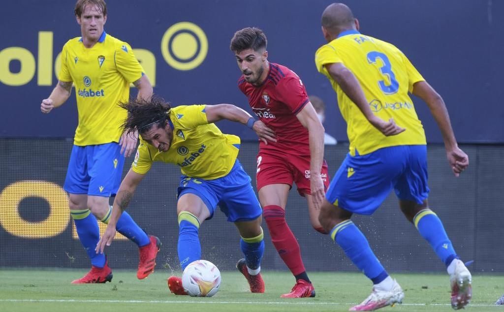 Espino, viva imagen del lema 'La lucha no se negocia', analiza a los fichajes y define las metas del Cádiz