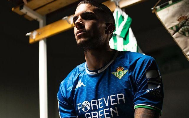 Bartra se ofrece para jugar en Granada, analiza los fichajes del Betis y define los retos para la 21/22