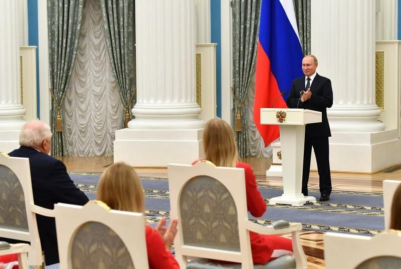 Putin condecora a los medallistas de oro rusos de Juegos de Tokio