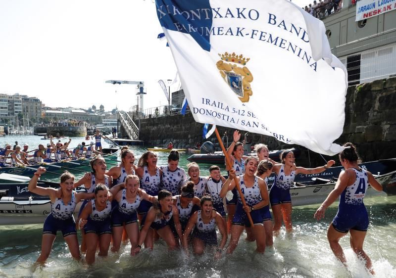 Arraun Lagunak se lleva una emocionante Bandera de La Concha