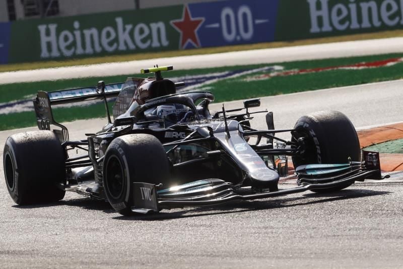 Verstappen: ?Hamilton me hizo ir fuera de pista?