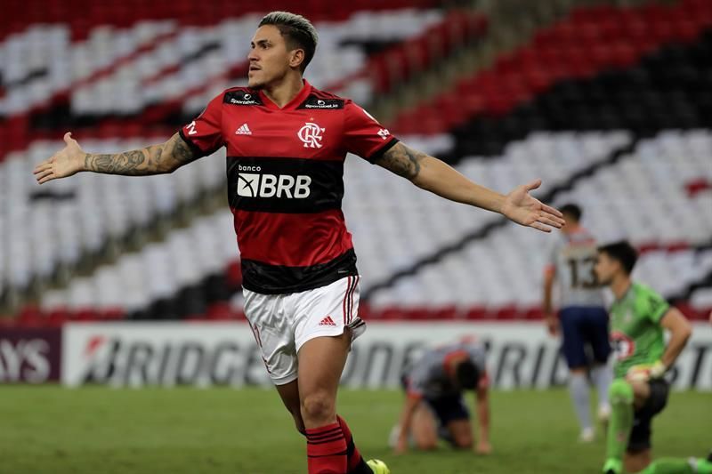 El Flamengo golea al Palmeiras por 3-1 y agita la liga en Brasil
