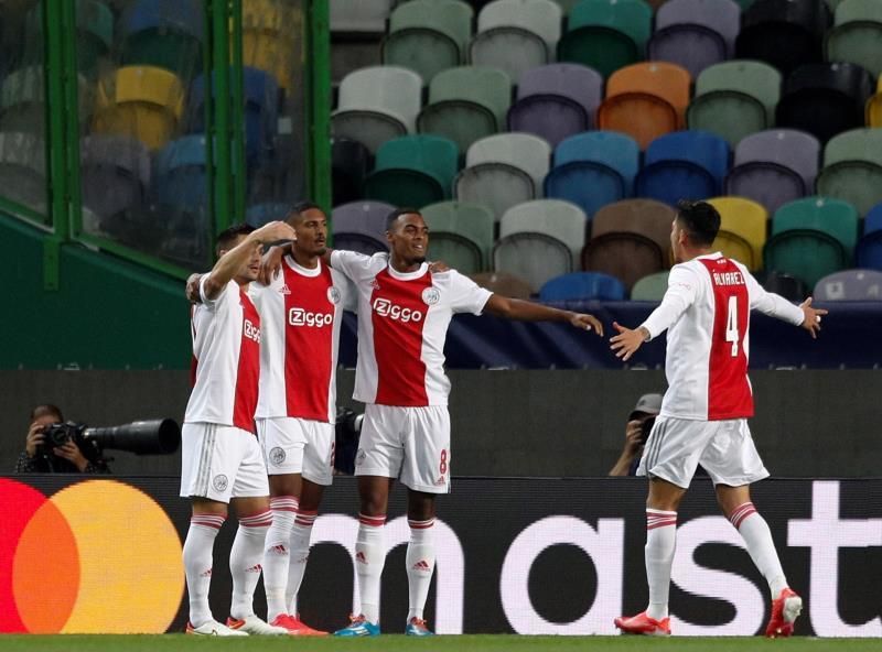 1-5. El Ajax aplasta al Sporting con póquer de Haller