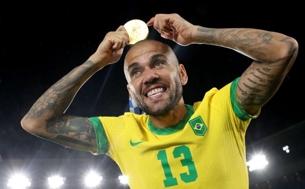 Oficial: Dani Alves rescinde con Sao Paulo, está libre y busca nuevos retos
