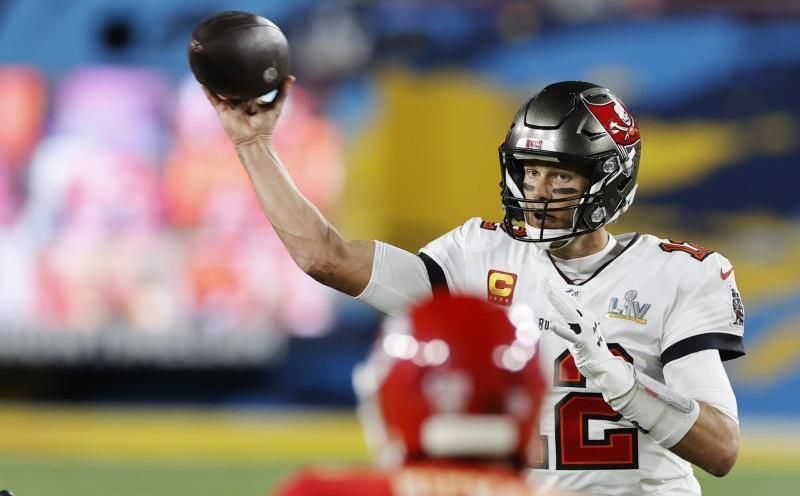 48-25. Brady amplía la racha ganadora de los Buccaneers en exhibición ante los Falcons