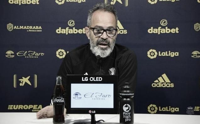 Cervera 'se ríe' de la crisis del Barcelona: "Contra el Cádiz puede poner a once internacionales"