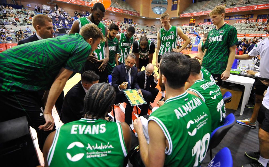 Joan Plaza admite que el Betis está "muy verde"