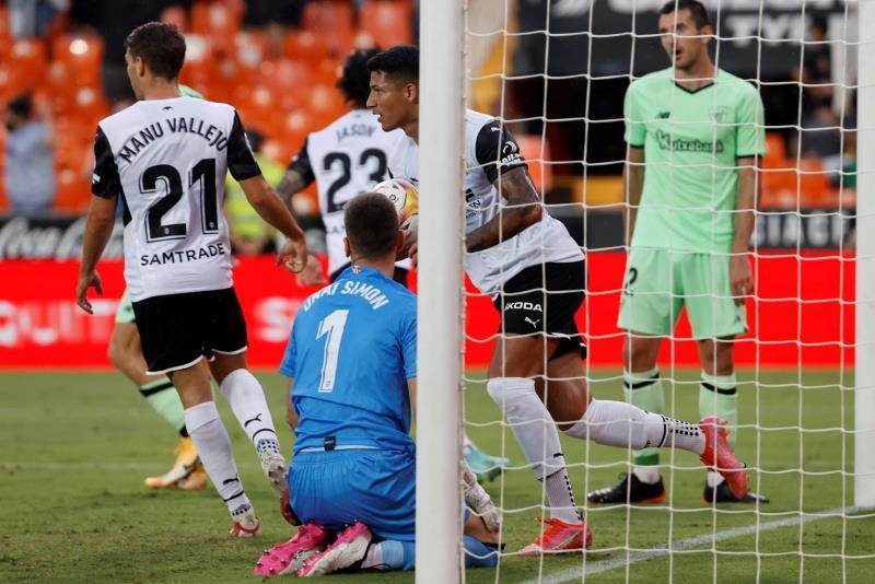 1-1: El Valencia rescata un punto con diez en la prolongación