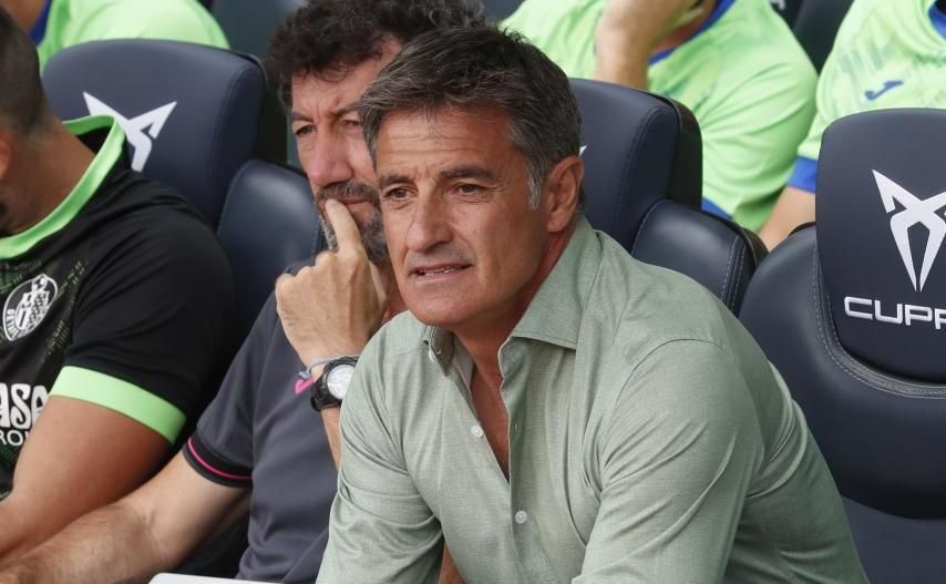 Míchel confirma que utilizará una defensa de cinco ante el Betis