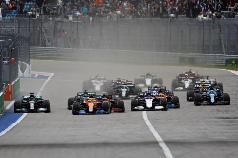 Sainz lidera las primeras vueltas en el GP de Rusia