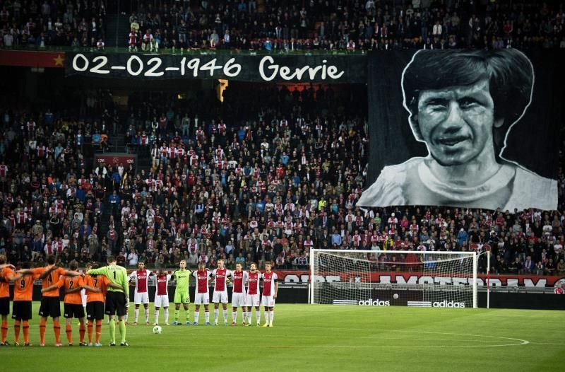 Inmortalizado en Volendam el 'mariscal' Gerrie Mühren, mítico exjugador del Betis