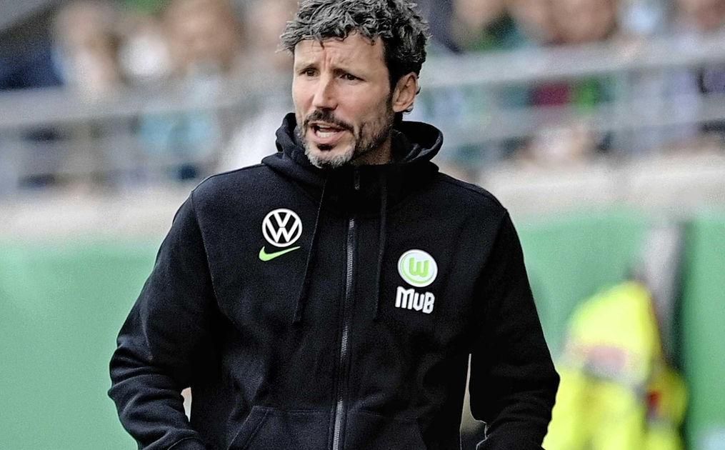 Van Bommel: "No podemos compararnos con el Sevilla FC"