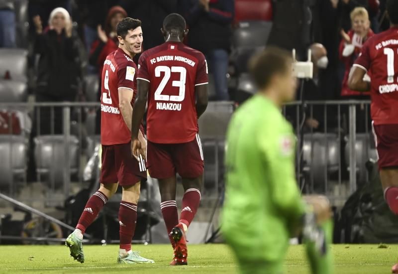 El Bayern recibe el domingo al Eintracht y el Dortmund el sábado al Augsburgo
