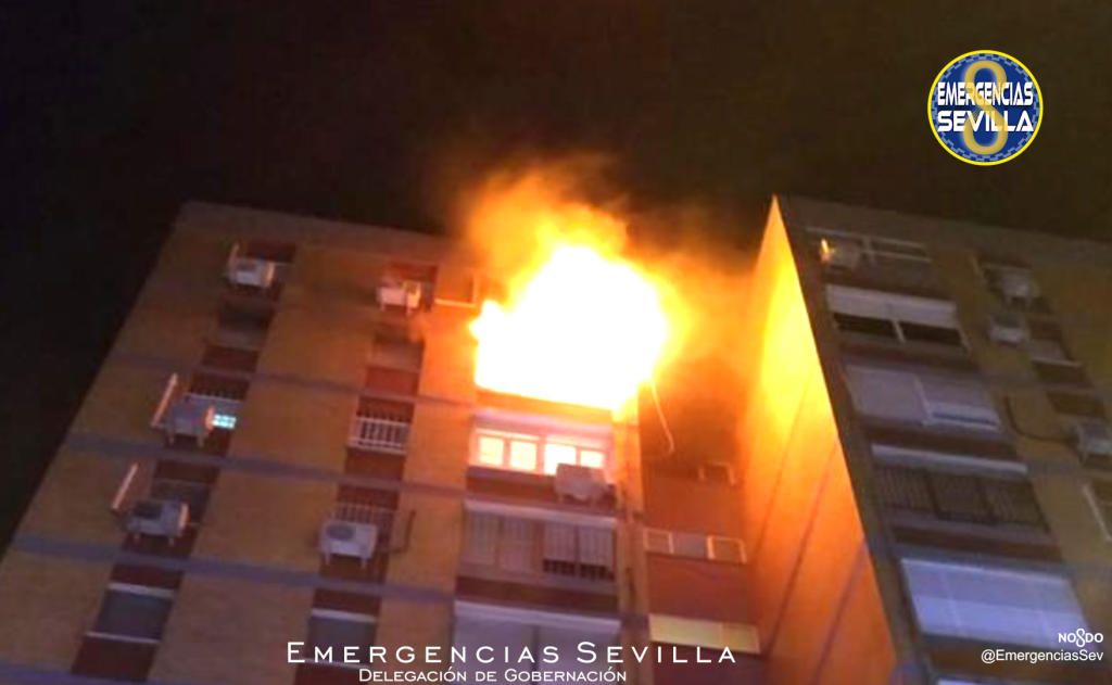Un octogenario muere en un incendio en Triana (Sevilla) y otro fuego deja una herida en Castilleja