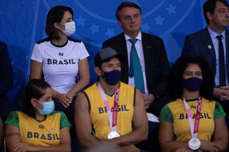 Bolsonaro recibe a deportistas olímpicos y recuerda su pasado de atleta