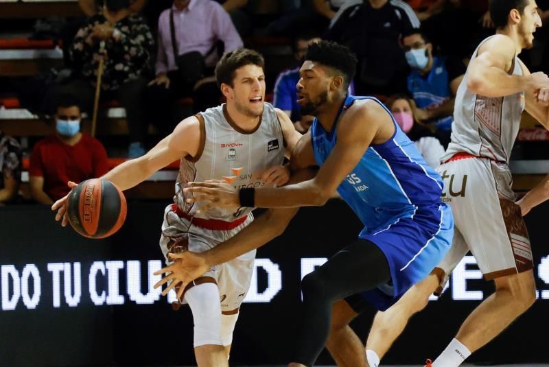 91-96. San Pablo Burgos se impone a un Fuenlabrada desencajado