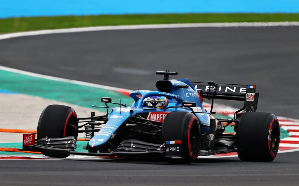 Alonso saldrá quinto en Turquía con otra 'pole' del sancionado Hamilton