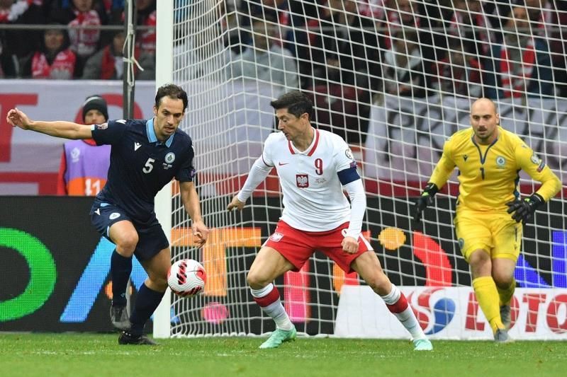 Polonia acelera sin gol de Lewandowski