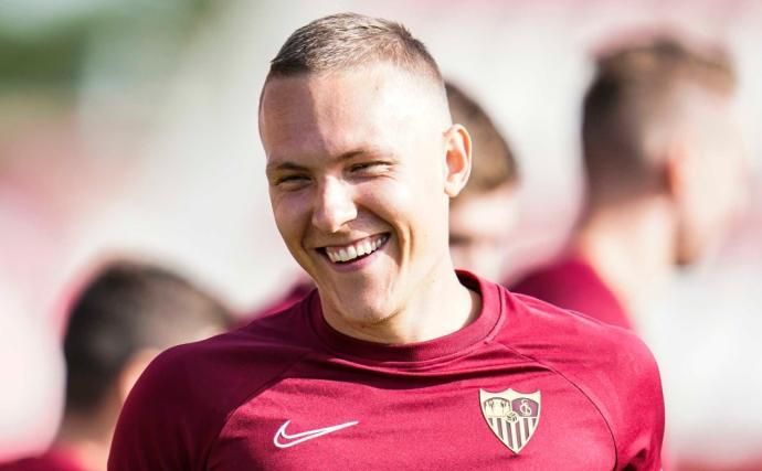 Augustinsson se 'gana' la titularidad en el Sevilla: "Lo estoy esperando"