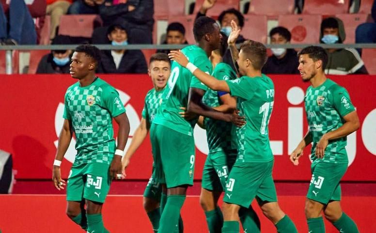 A Sadiq le sale un competidor