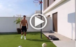 El 'troleo' de Roberto Leal al espectacular vídeo del sevillista Óliver Torres: "Se ve el pecho colorao"