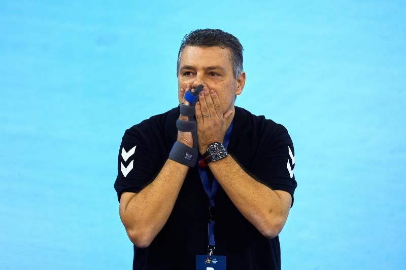 Barcelona 36-32 Dinamo Bucarest: Xavi Pascual, aclamado en el Palau ante un Barça muy superior