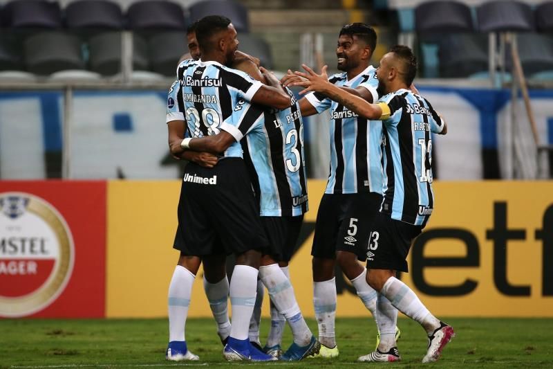 Sao Paulo, Santos y Gremio, tres grandes de Brasil en apuros por evitar el descenso