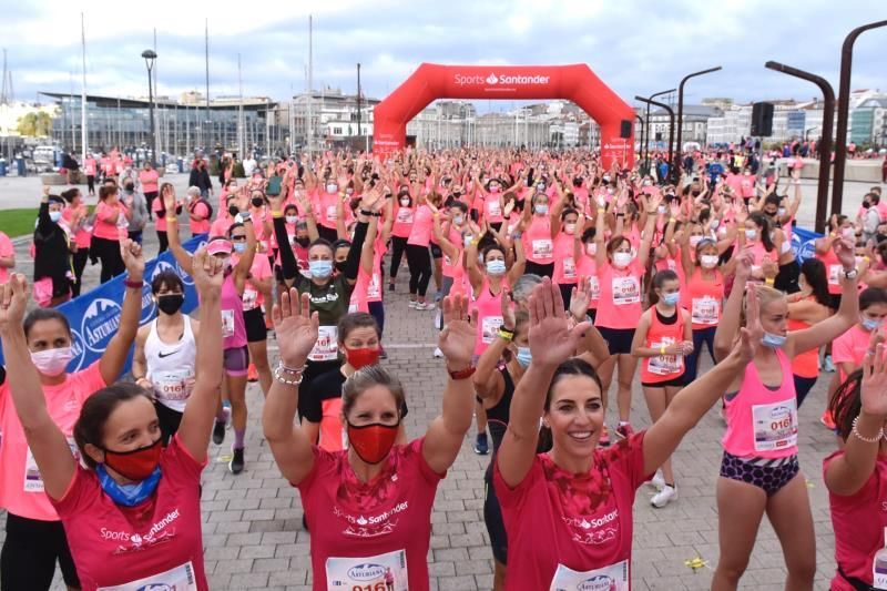 Más de 2.000 corredoras tiñen de rosa A Coruña