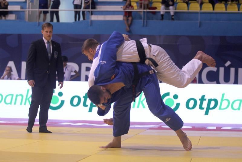 Los españoles, lejos del podio