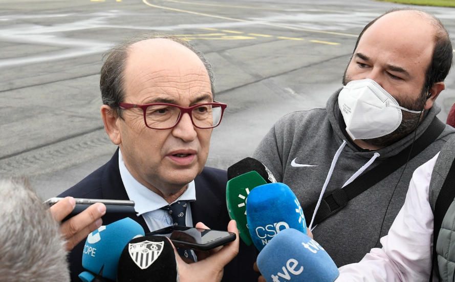 Nada más aterriza en Lille, Castro saca pecho por el Sevilla y por Lopetegui: "Ya quisieran muchos..."