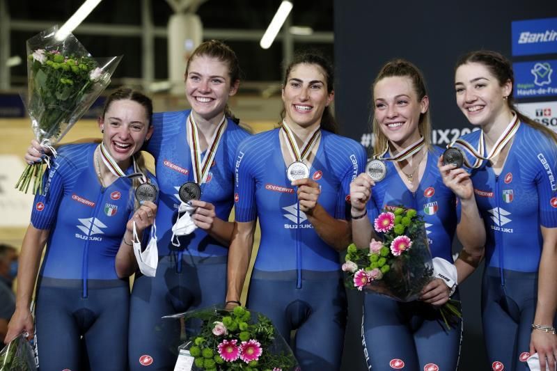 El equipo italiano de persecución suma al oro olímpico el título mundial