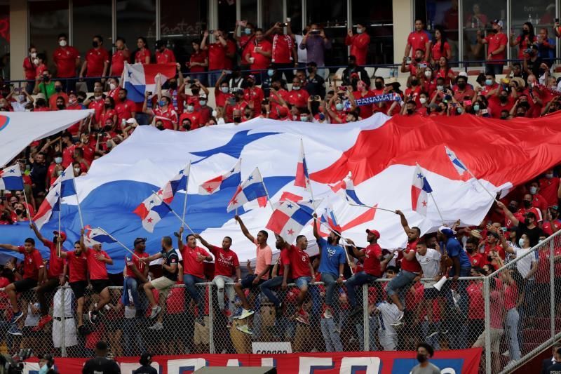 La FIFA multa a Panamá con 21.778 dólares por el mal comportamiento de sus fanáticos