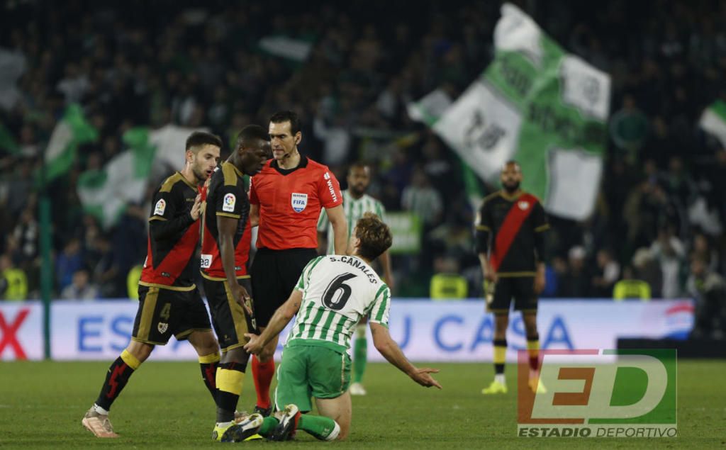 El Betis juega contra la estadística, las apuestas y el 'EuroRayo'